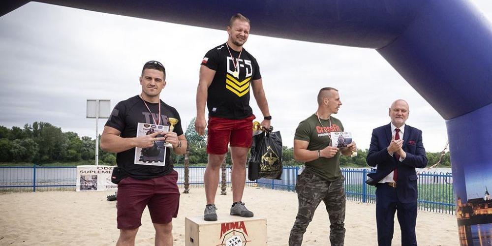 na najwyższym podium sierż. Jarosław Zasowski - fot. archiwum ZK - fot. r
