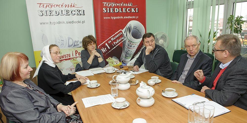 Maria Woźnica, s. Aniela Kawulok, Hanna Świeszczakowska, Krzysztof Mazur, Tadeusz Paciorek, dr Cezary Kalita Fot.Janusz Mazurek - fot. 