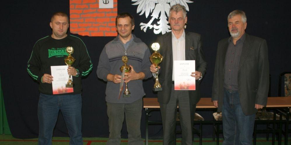 Na zdjęciu od lewej: Adam Łukasik, Piotr Delekta, Sławomir Kurpiewski, Andrzej Brochocki - Prezes KSz. Skoczek Siedlce - fot. 
