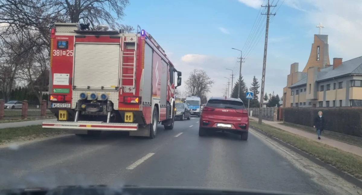 Na ul. Kazimierzowskiej w Siedlcach na przejściu dla pieszych potrącono kobietę. Fot. Mariola Zaczyńska  