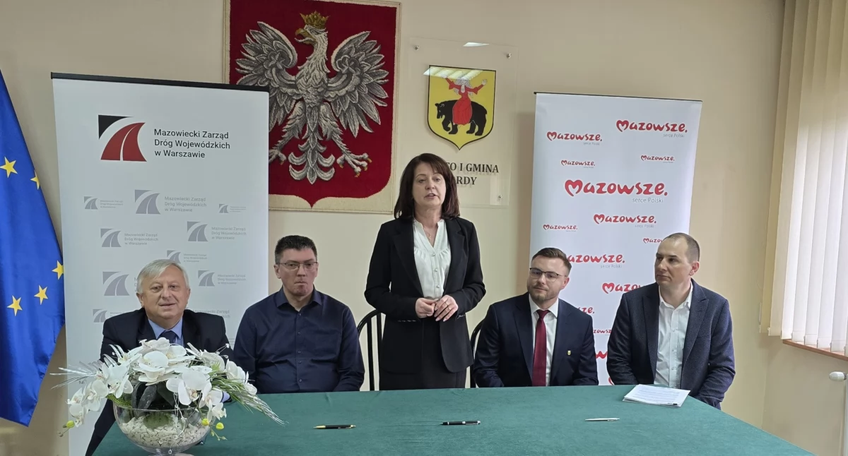 W Urzędzie Miasta i Gminy w Mordach została podpisana umowa dotycząca przebudowy odcinka drogi wojewódzkiej nr 698.  fot. UMiG Mordy