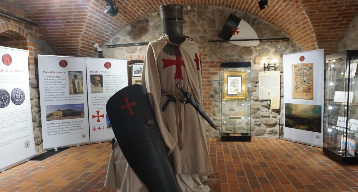 Wystawa o Templariuszach na Zamku w Liwie.  fot. sej