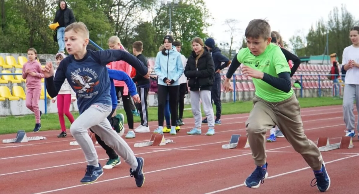 Czwartki Lekkoatletyczne to darmowa propozycja dla dzieci i młodzieży fot. Siriss