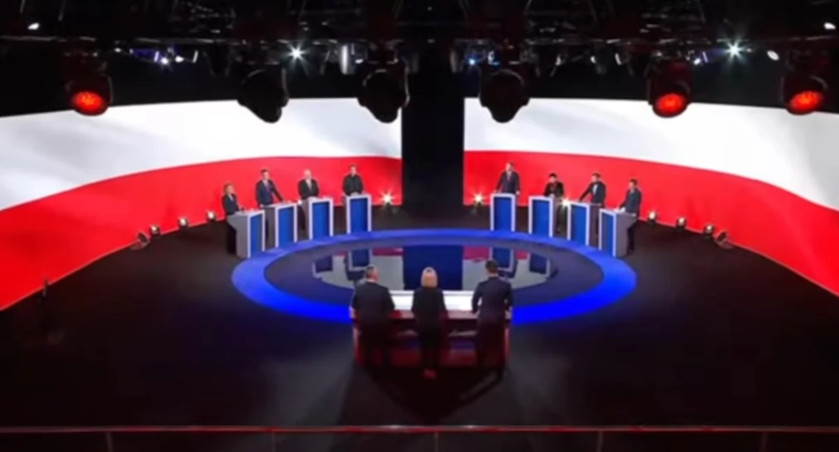 Kadr z nagrania debaty na youtube. 