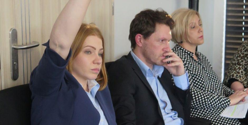 Beata Pasternak długo siedziała z podniesioną ręką, prosząc o głos na sesji. fot. MC