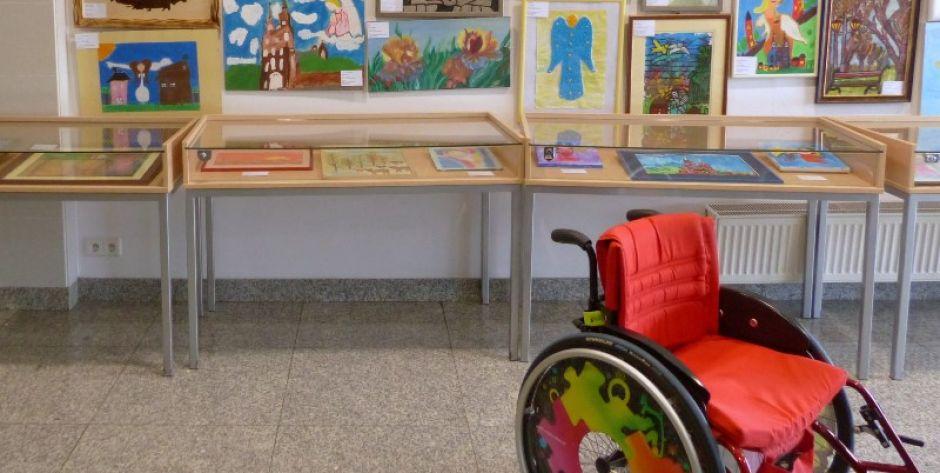 Prace pokonkursowe już można oglądać w holu Biblioteki Głównej Uniwersytetu Przyrodniczo-Humanistycznego w Siedlcach, fot. Ana