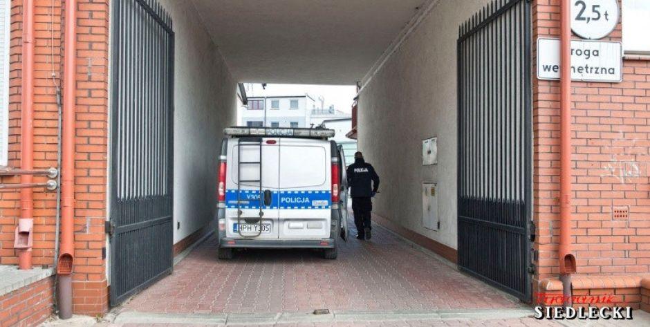W tej bramie został zaatakowany Wojciech Kudelski (fot. Aga Król)