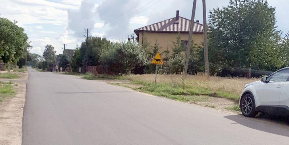 Chodnik poprawi bezpieczeństwo przy ruchliwej drodze. fot. MC