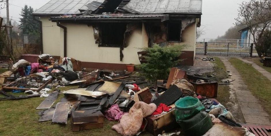 Dom po pożarze nie nadawał się do zamieszkania, fot. arch. - fot. arch. Caritas Diecezji Siedleckiej