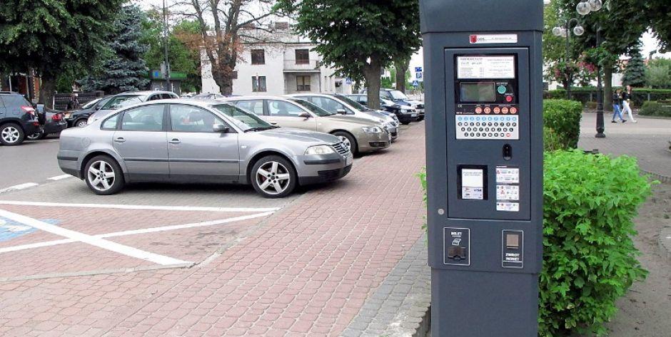 Łukowska strefa płatnego parkowania. Pierwsze, nowoczesne parkomaty już zostały zainstalowane.