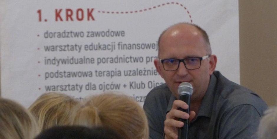 Maciej Celiński, nauczyciel i kurator społeczny, który jako pierwszy i jedyny w Polsce prowadzi w Zakładzie Karnym w Siedlcach Klub Ojca, fot. Ana.