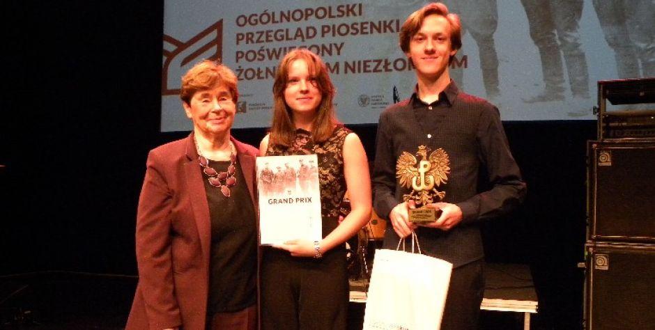 Laureaci Grand Prix z Zofią Romaszewską. fot. sej