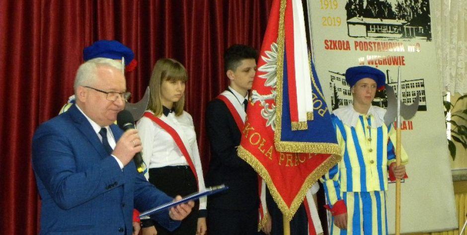 Gości powiatał dyrektor Krzysztof Litka.  fot. sej