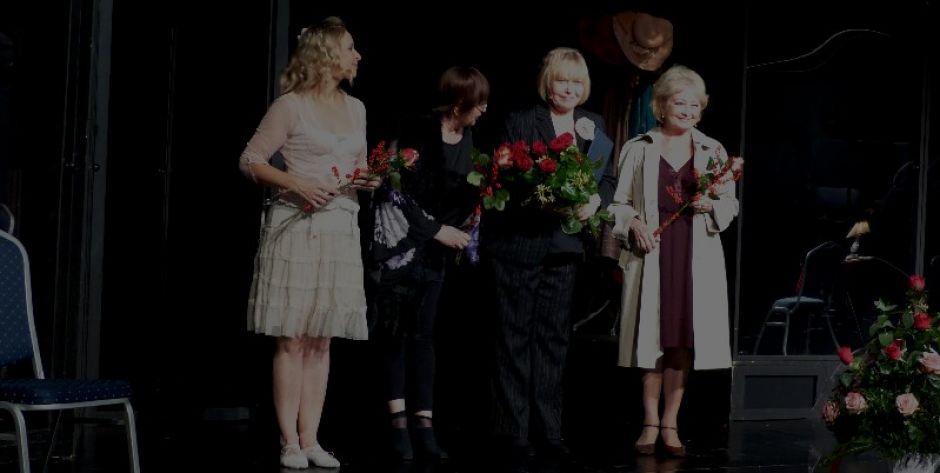 Paulina Holtz, Krystyna Tkacz, Joanna Żółkowska i Magdalena Zawadzka po spektaklu 