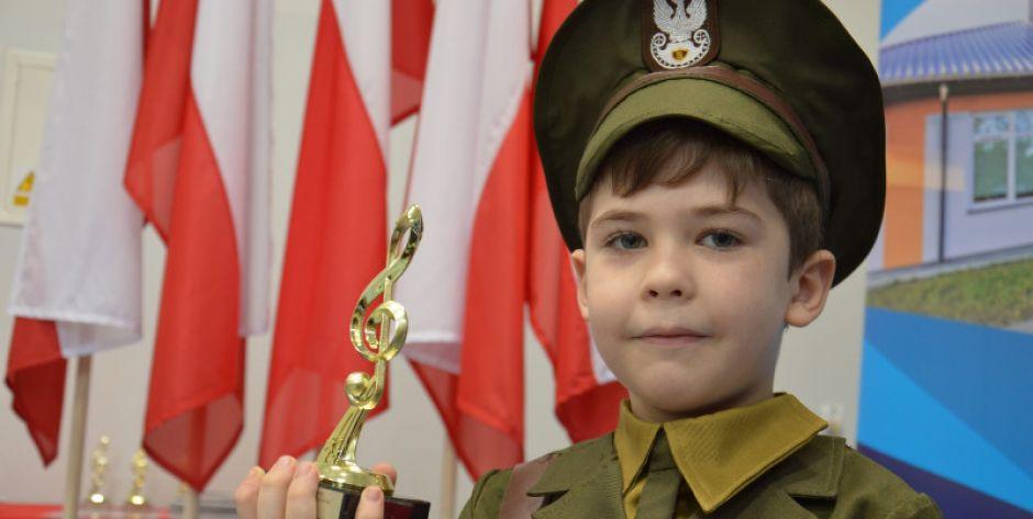 piosenka patriotyczna - konkurs - fot. gok