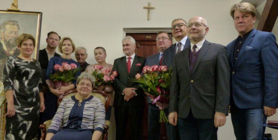 Pamiątkowa wspólna fotografia laureatów i członków kapituły, fot. Ana