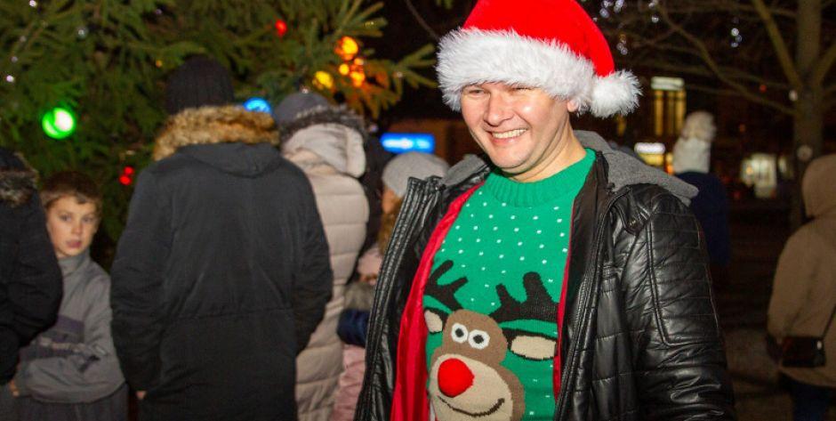 − No i rozbłysła nam światłami nasza miejska choinka − cieszy się Piotr Płudowski, burmistrz Łukowa. Fot. Arch. UM - fot. Arch. UM