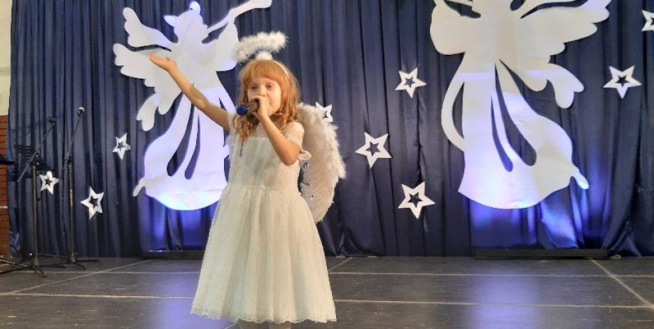 Najmłodsza uczestniczka festiwalu Lena Ornowska.  fot. sej
