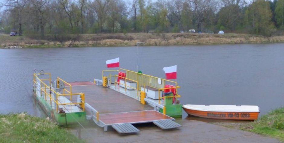 Ten prom kursuje na trasie Bużyska - Drohiczyn, fot. Ana