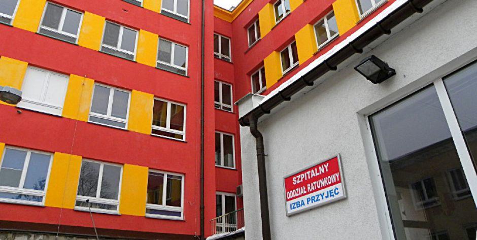 Pacjentka z potwierdzonym wirusem SARS-CoV-2 w łukowskim szpitalu. Fot. PGL