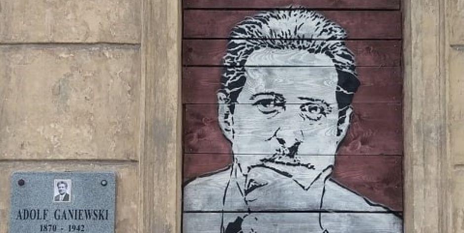 Pan Adolf w sposób symboliczny wrócił do swojego mieszkania, fot. Ana