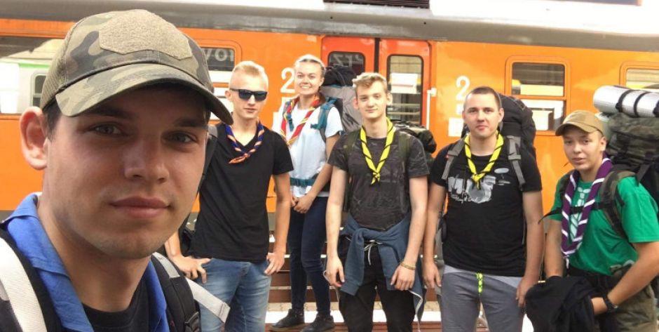 dotarli na miejsce nieść pomoc - fot. yh