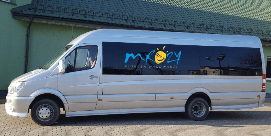 wakacyjny bus