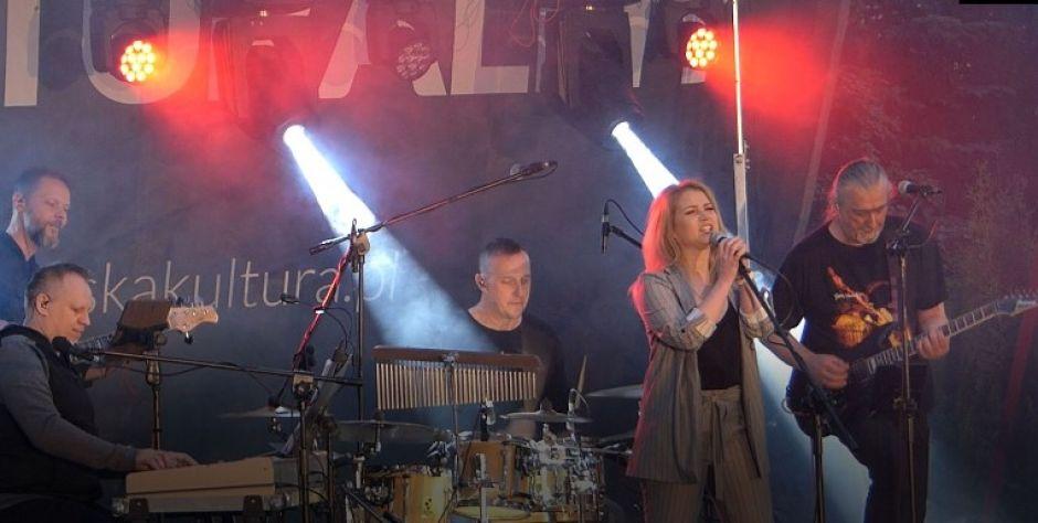 Zespół Ambitus i Monika Gawrońska, fot. Ana