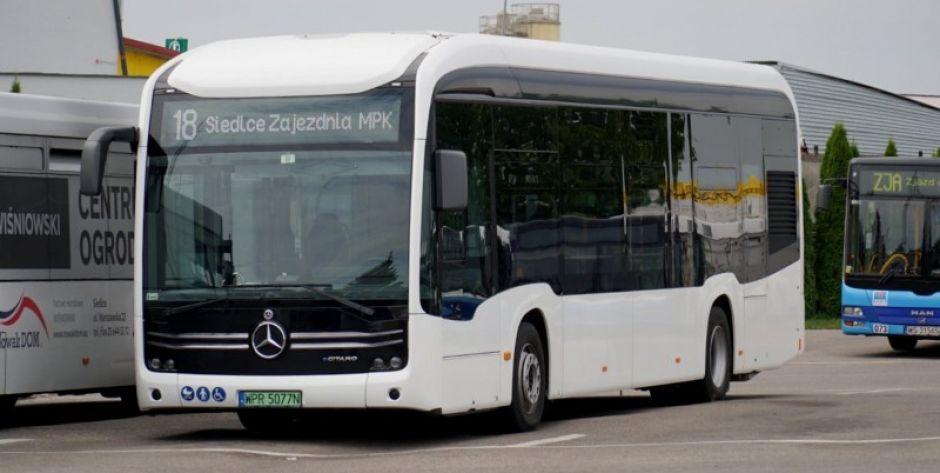 Elektryczny autobus Mercedes