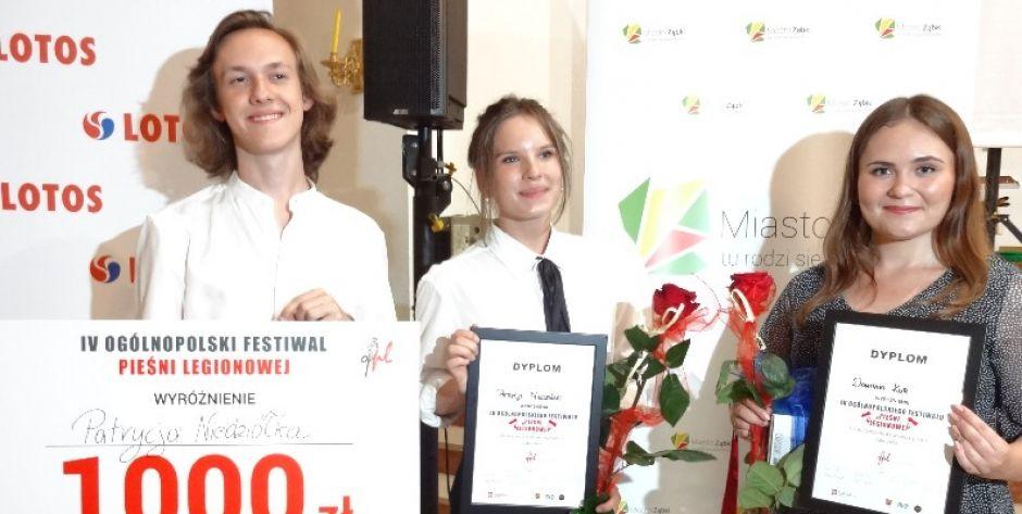 Kacper Jastrzębski, Patrycja Niedziółka i Dominika Kur.   fot. sej 