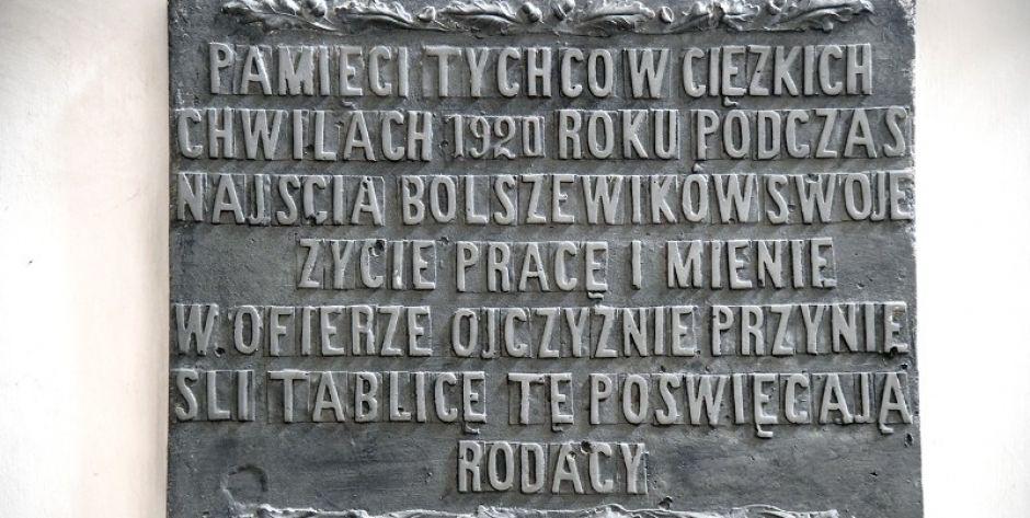 Tablica pamiątkowa 1920 roku w Bazylice Mniejszej w Węgrowie - fot. dw