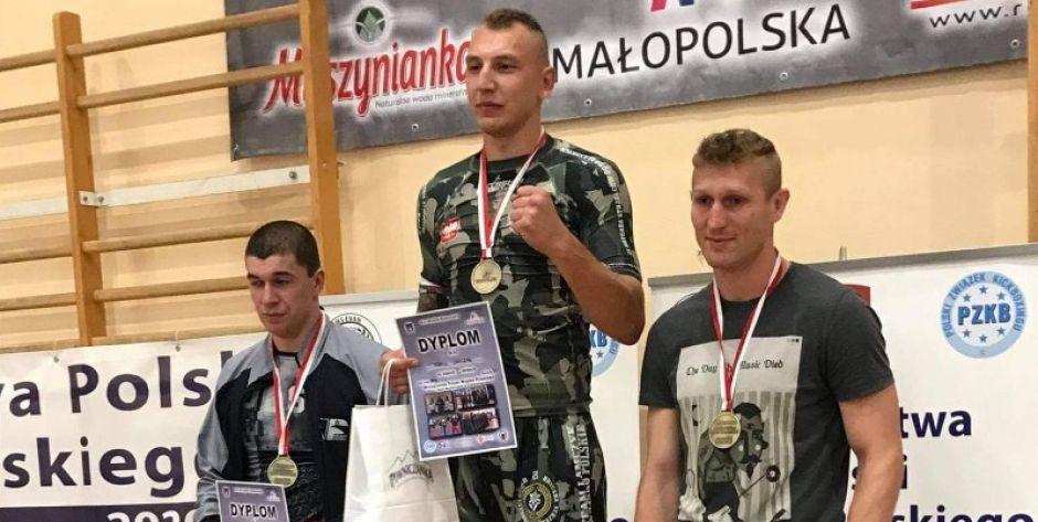 Pamiątkowe zdjęcie na podium, fot. szer. Mateusz Pasiak (archiwum własne) - fot. fot. arch. własne
