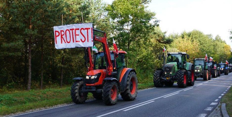 Czoło rolniczego protestu przeciwko 