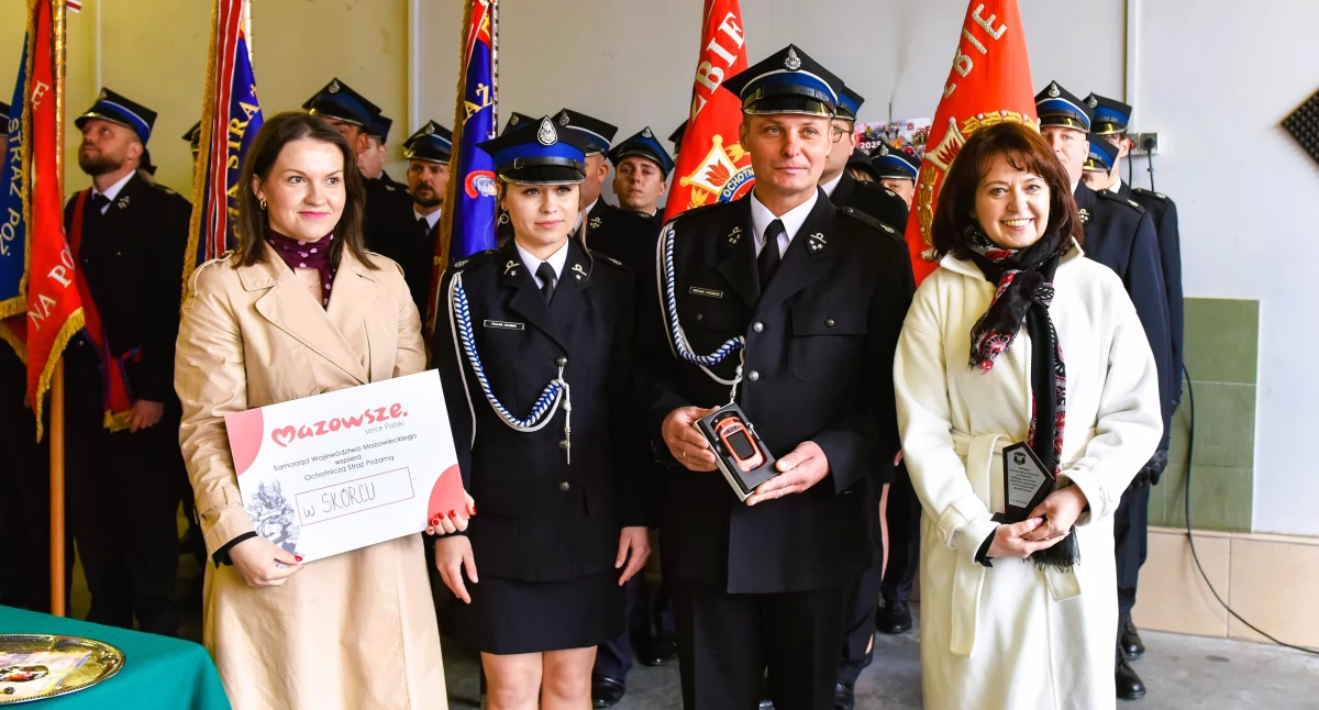 Przekazanie sprzętu w Skórcu. 