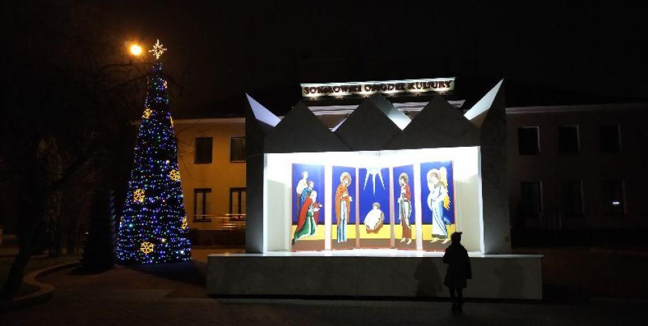 Przed Sokołowskim Ośrodkiem Kultury, fot. Ana