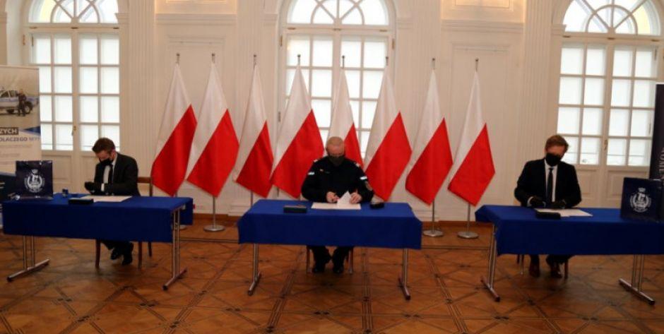 podpisanie umowy - fot. d