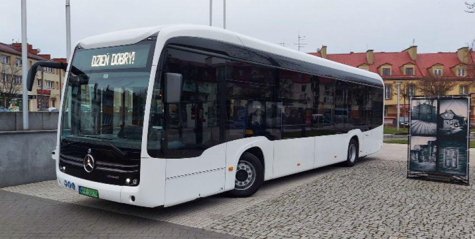 jeden z testowanych autobusów - fot. arch