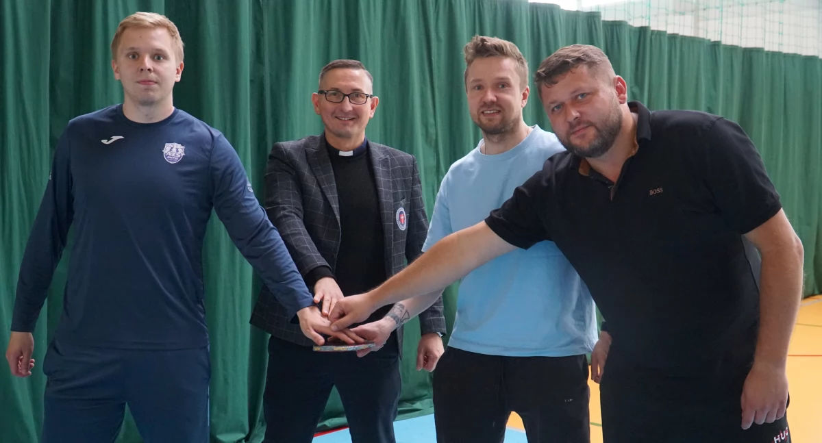 Tomasz Tomaszuk, ks. Marcin Olek, Kamil Tomaszuk i Krystian Klewek fot. Siriis