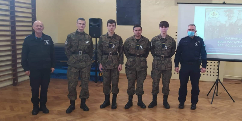 Biała wstążka przeciw przemocy - fot. KPP Garwolin - fot. k