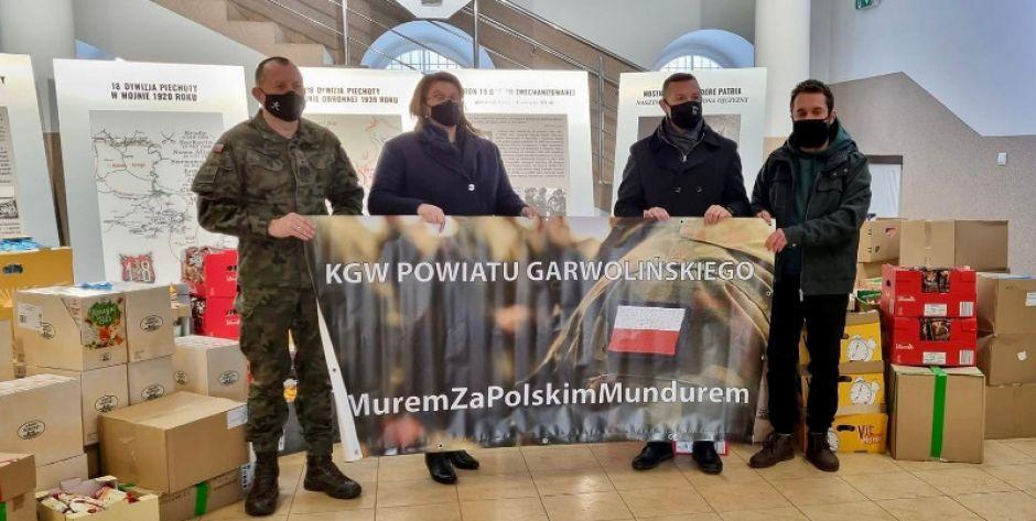 Przekazanie słodyczy dla żołnierzy 18. Dywizji  - fot. Inny