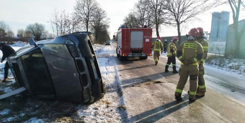 Wypadek w miejscowości Łuzki fot. PSP Łosice  - fot. G
