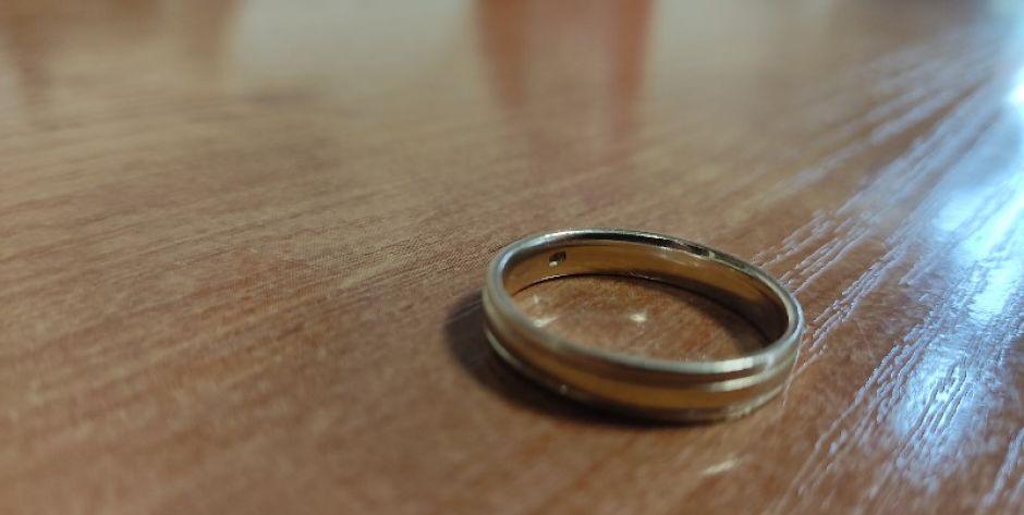 Obrączka zdjęcie symboliczne fot. Siriss