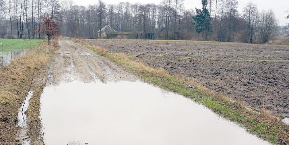 Nieprzejezdna droga w Gałkach fot. Sej