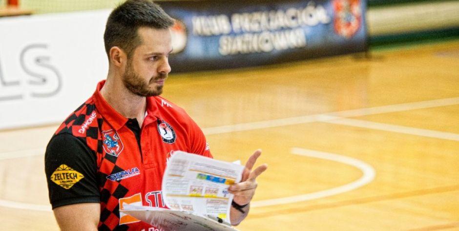 Trener Mateusz Grabda fot. Aga Król