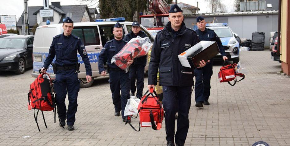 Sprzęt medyczny od policjantów z z powiatu mińskiego - fot. f