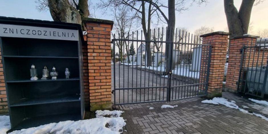 Zniczodzielnia w Siedlcach fot. Grzegorz Orzełowski - fot. gf