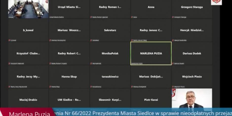 Niewybredne określenie „kurwiszonie” padło z profilu Marleny Puzi w chwili, gdy wypowiadała się radna Iwona Orzełowska. - fot. sesja
