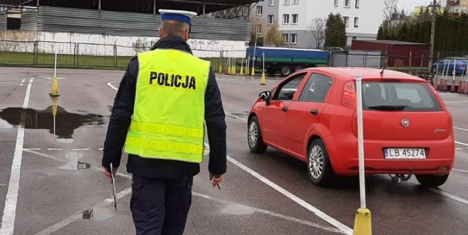 Uczniowie śmigali po torze. Fot.: KPP Łuków - fot. KPP Łuków