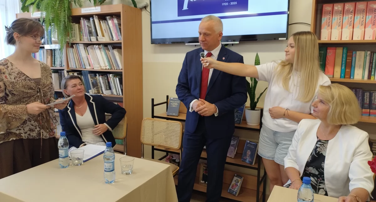 Edukacja, Siedlce Prezydent ogniu pytań uczniów „Ekonomika” - zdjęcie, fotografia