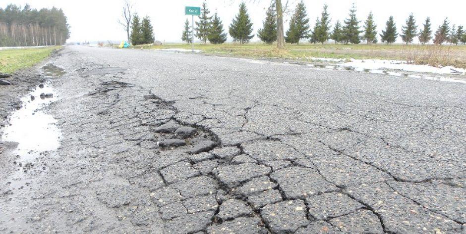 Odcinek drogi między Grębkowem a Kopciami fot. Sej